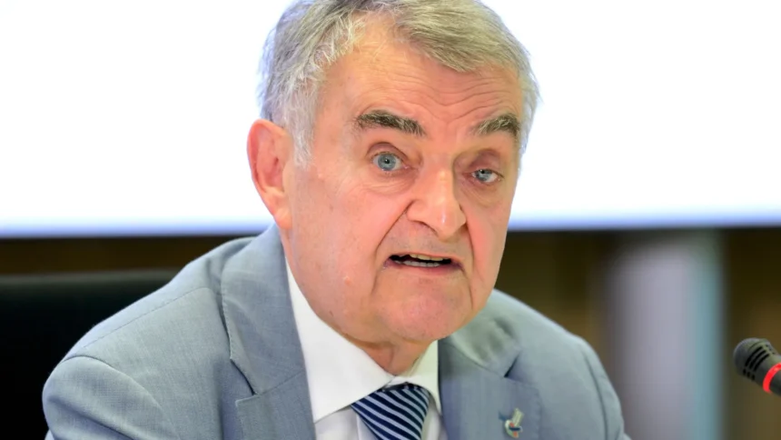 was hat reul am auge